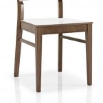 כיסא אלגנטי מעוצב, בעל שילוב של עץ וריפוד.